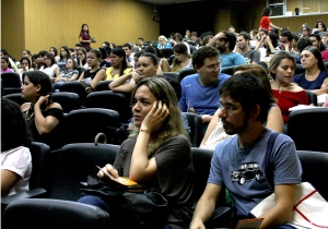 professores Ricardo Sabóia e Ana Paula Freire